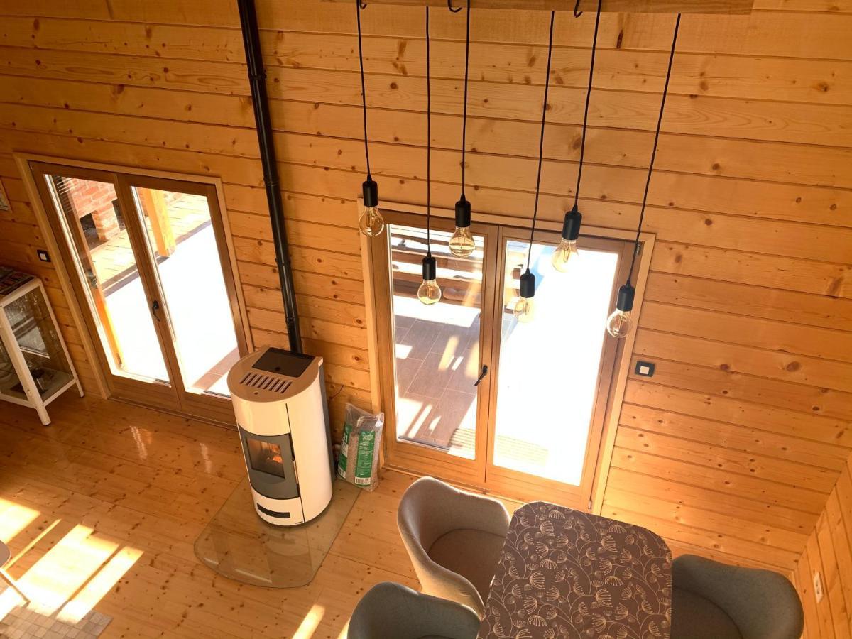 V'S Place - Wooden House With Heated Pool And Outdoor Sauna Otocac Exterior photo