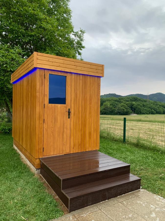 V'S Place - Wooden House With Heated Pool And Outdoor Sauna Otocac Exterior photo